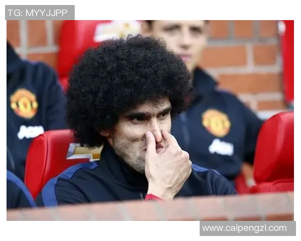 戴发箍的足球明星们如何在赛场上展现个性与风采 戴发箍的足球明星们如何在赛场上展现个性与风采