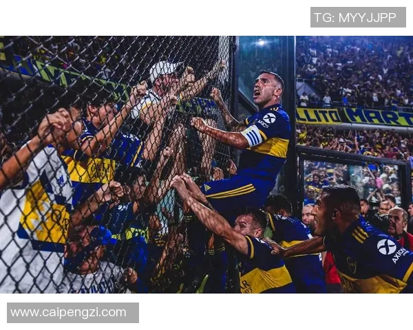 我心中的足球英雄与他闪耀的传奇之路