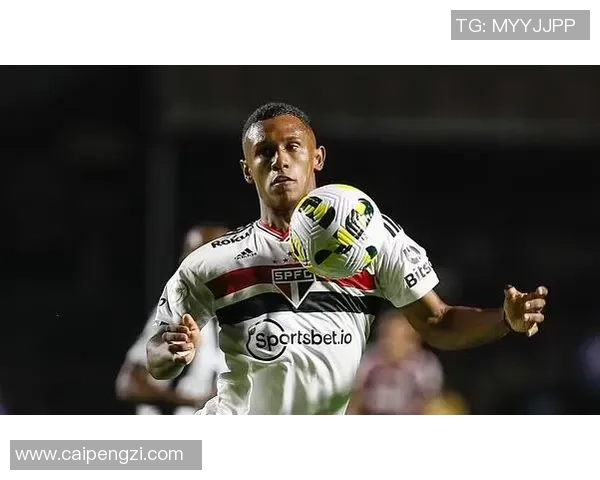 新一代年轻足球明星阵容崭露头角引领未来赛场风潮 新一代年轻足球明星阵容崭露头角引领未来赛场风潮